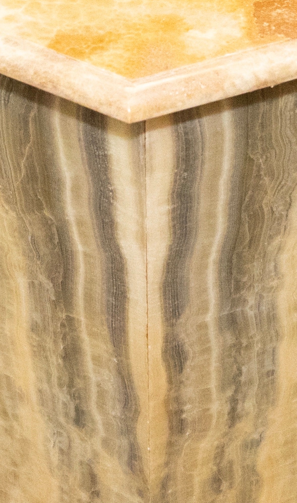 Coffee table in onice francese