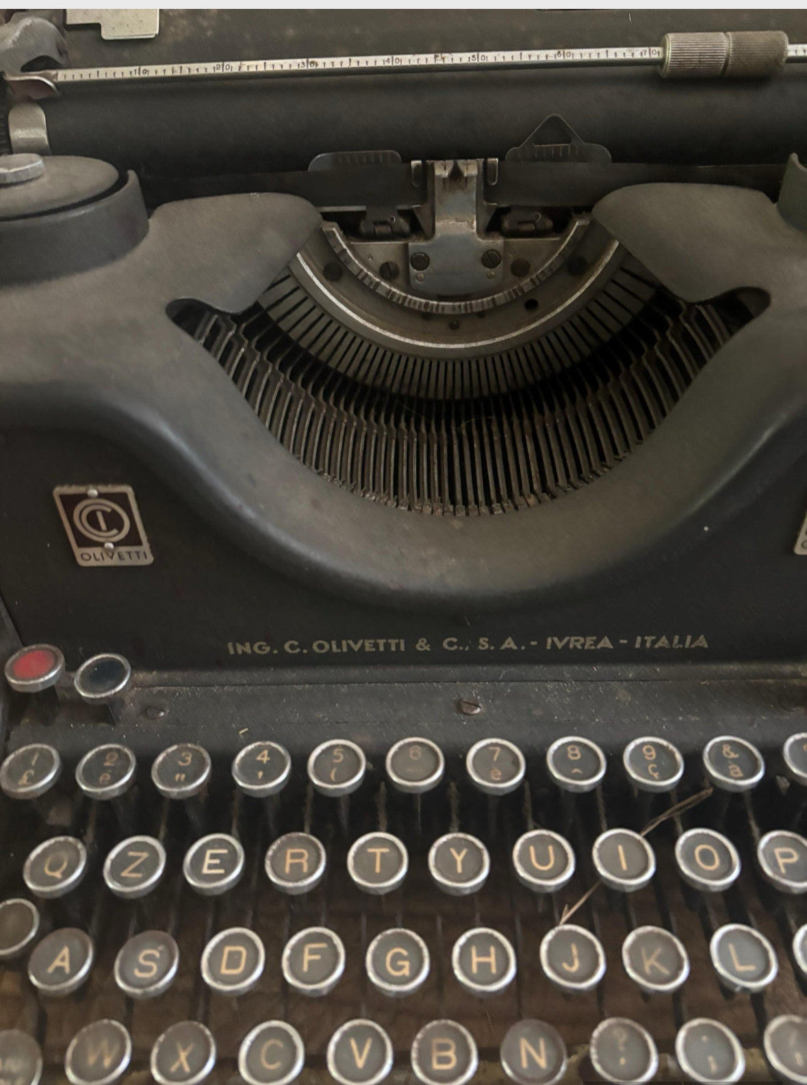 MACCHINA DA SCRIVERE OLIVETTI M40