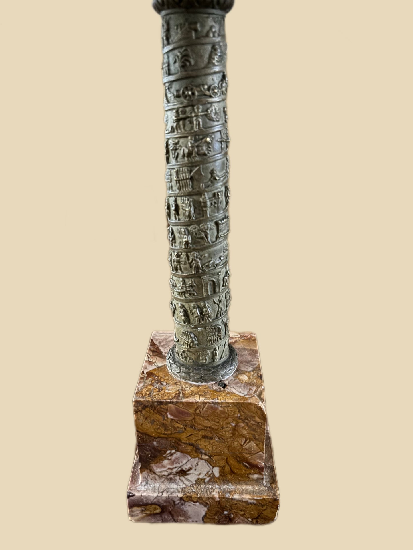 LAMPADA CON COLONNA ROMANA