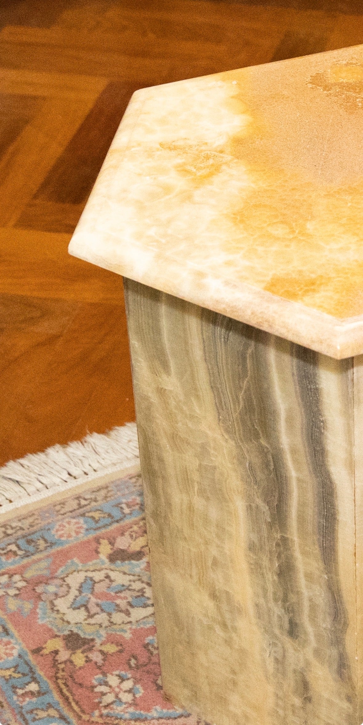 Coffee table in onice francese