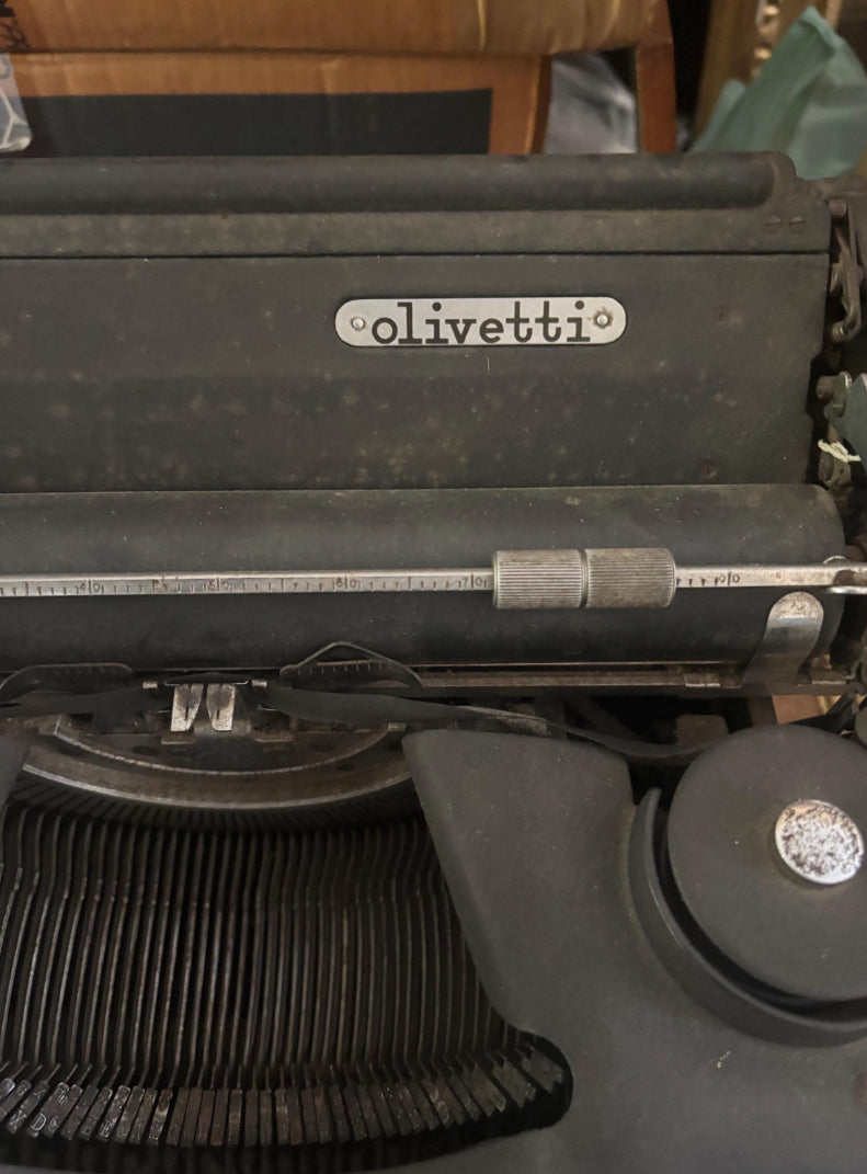 MACCHINA DA SCRIVERE OLIVETTI M40