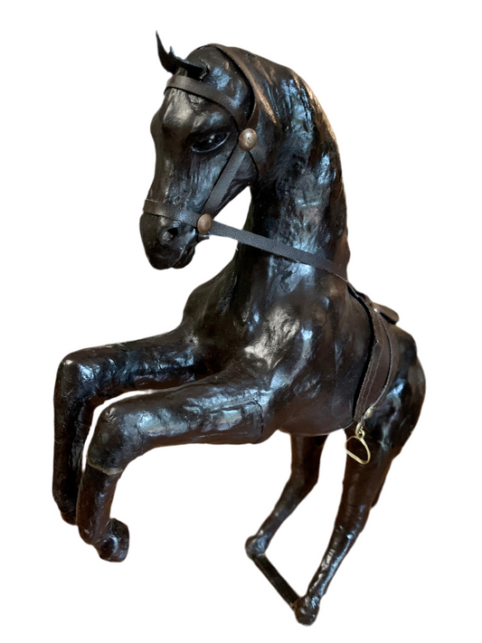 CAVALLO RIVESTITO IN CUOIO