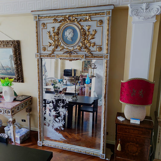 Specchiera neoclassica